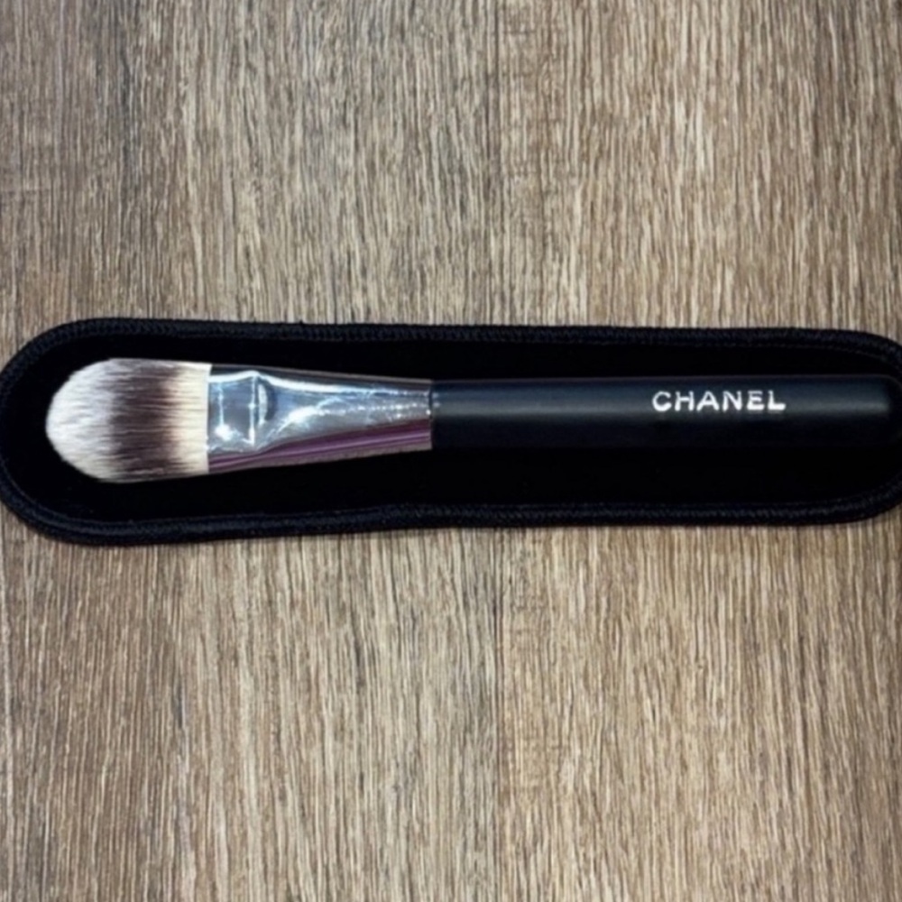 ✨SOLD✨ Chanel Makeup Brush Chanel Foundation Brush Chanel Brush “6”